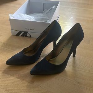 Nine West navy blue shoes size 8 1/2